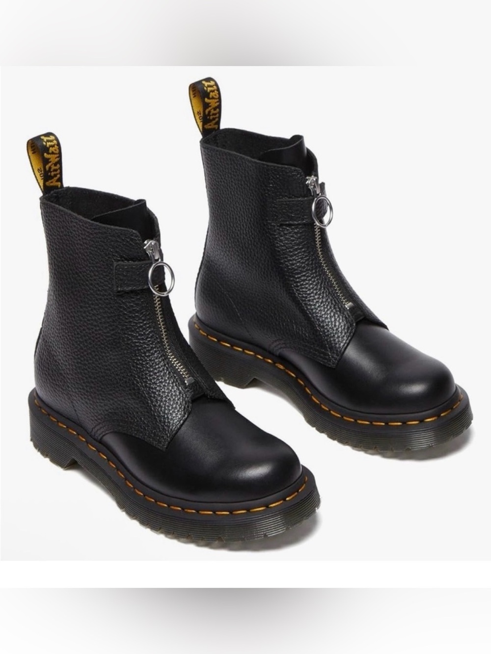 DR MARTENS AIRWAIT
Size 5 NEW